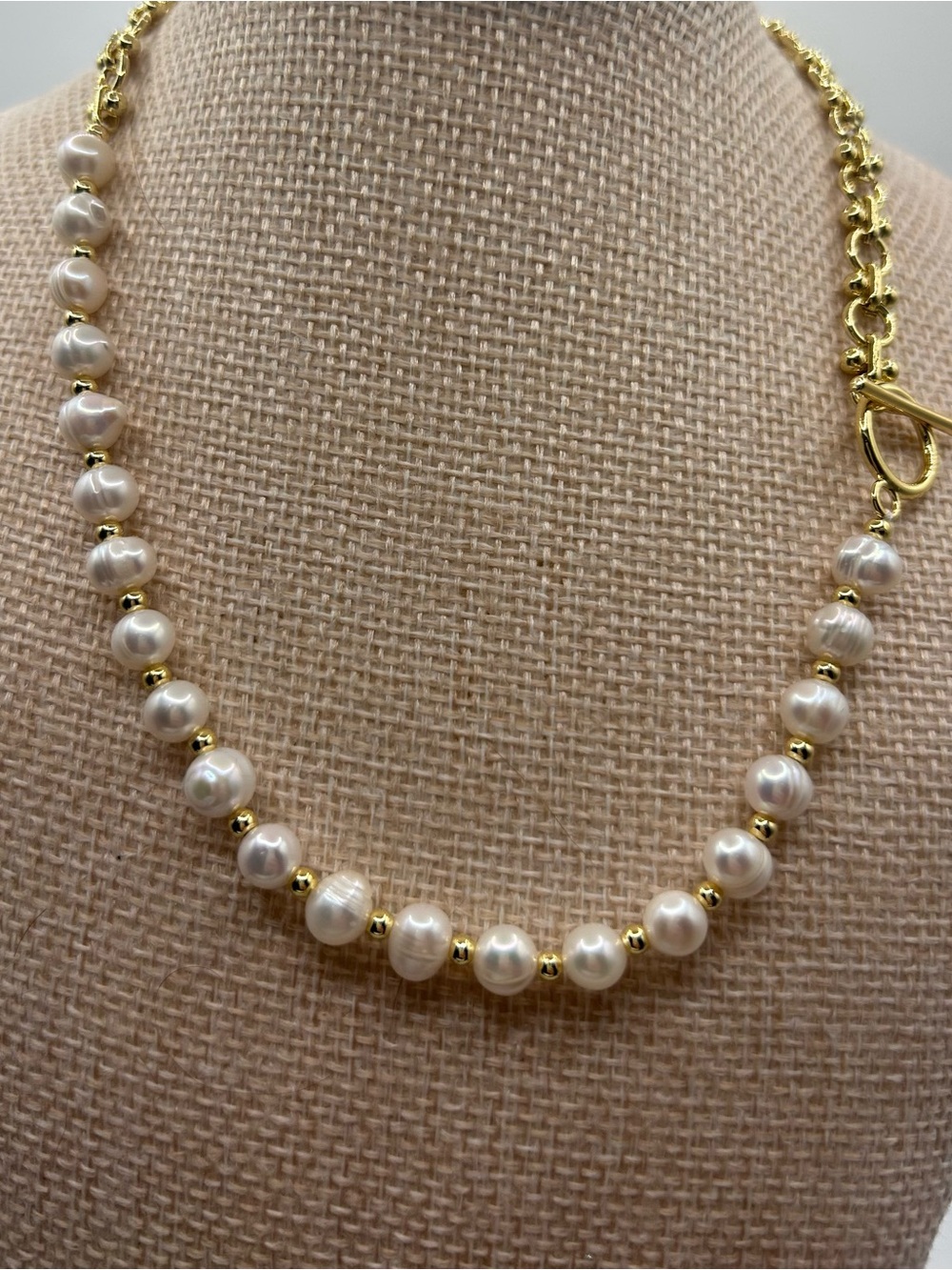 Freshwater Pearl and Gold Bead toggle clasp Necklace - White Pearls